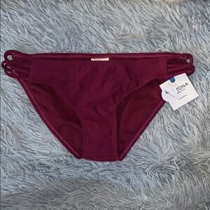 Bikini Bottoms. Wine. Medium‎